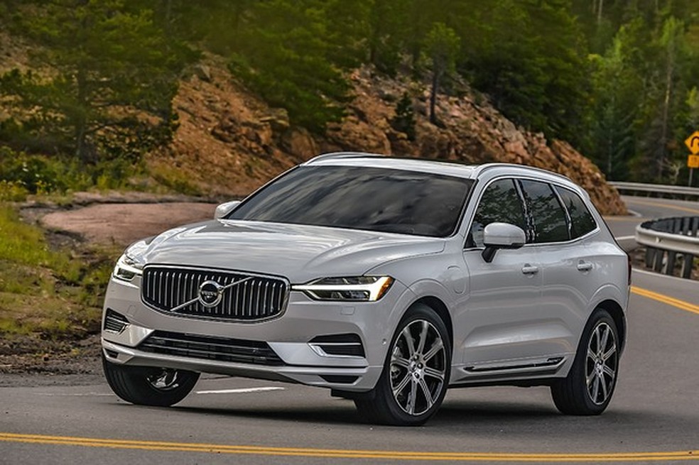 Carro elétrico Volvo XC60 R-Design