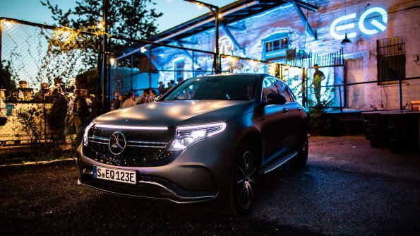Carro Híbrido Mercedes-Benz EQC