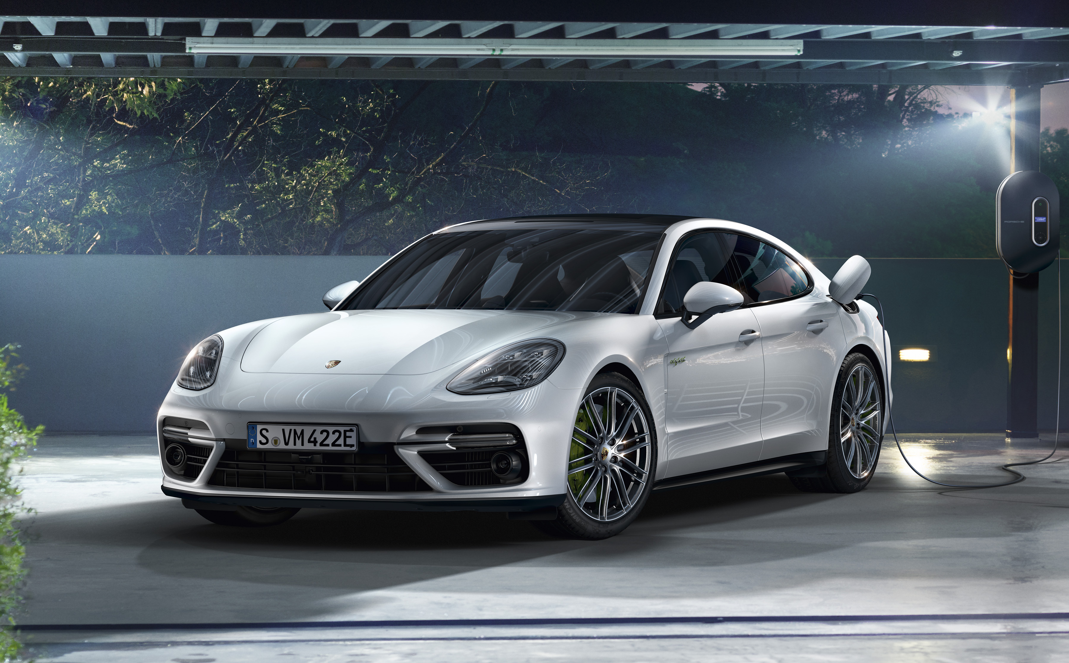 Carro Hibrido Panamera Turbo S E-Hybrid - Porsche