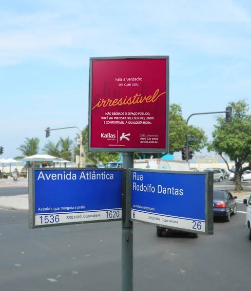 Mídia em mobiliario urbano - Grupo Kallas